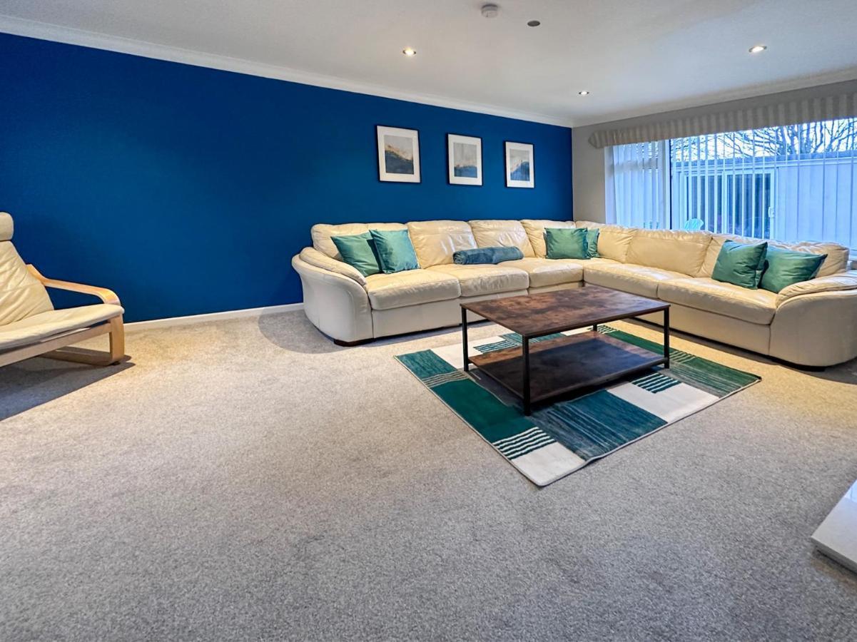 Blunsdon Lodge - Spacious Bungalow, High Speed Wi-Fi, Free Private Parking, Garden Swindon Exterior foto