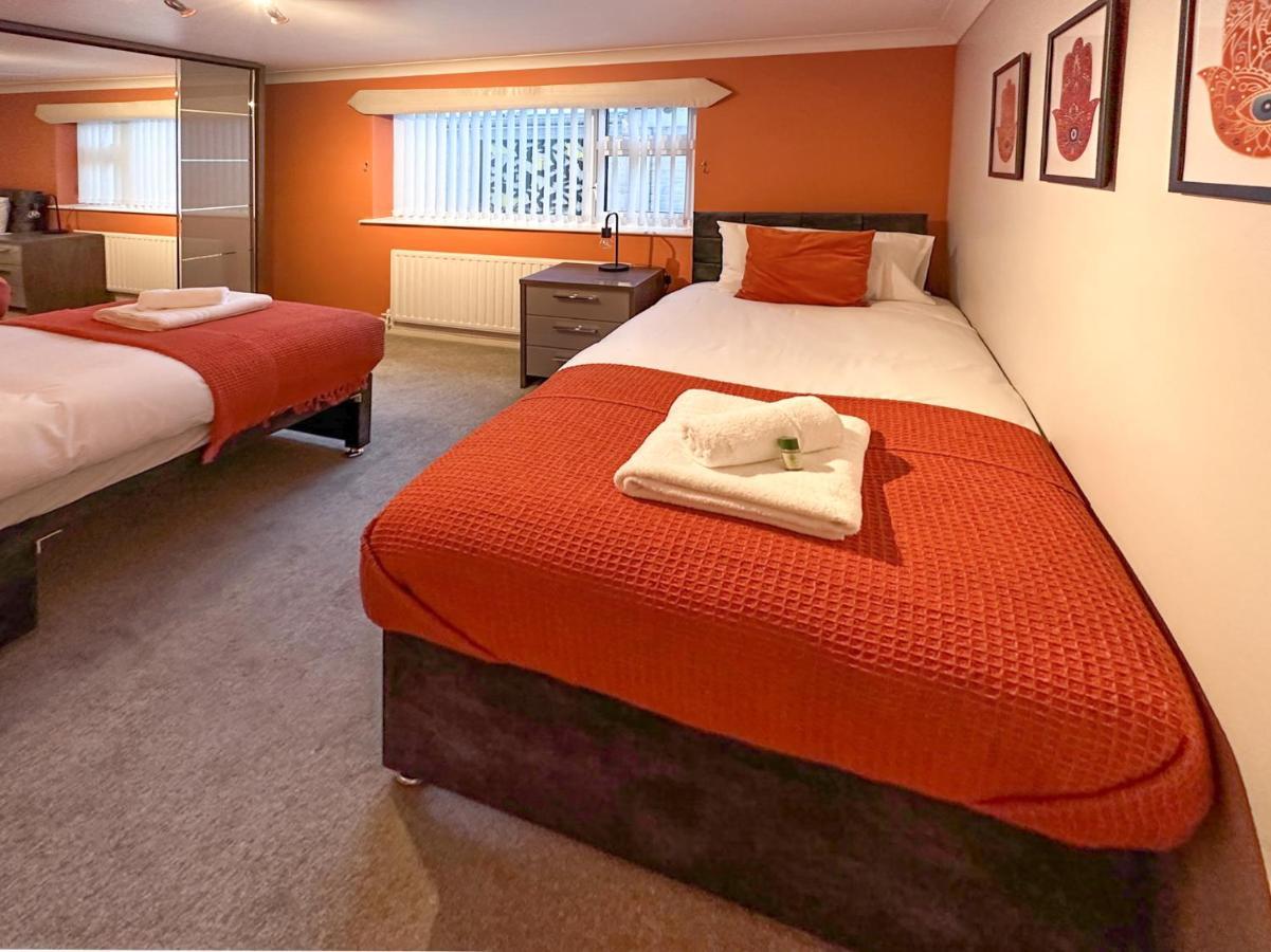 Blunsdon Lodge - Spacious Bungalow, High Speed Wi-Fi, Free Private Parking, Garden Swindon Exterior foto