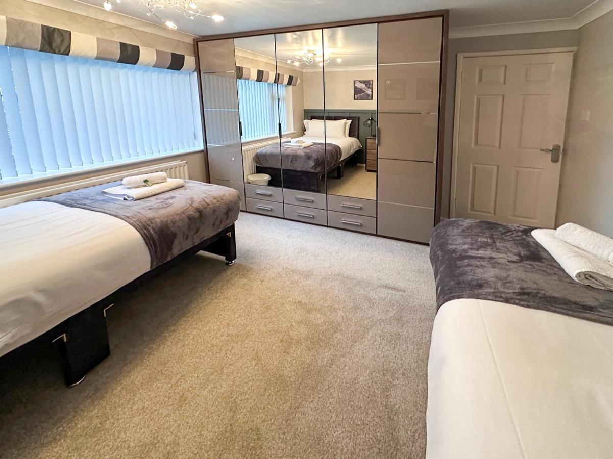 Blunsdon Lodge - Spacious Bungalow, High Speed Wi-Fi, Free Private Parking, Garden Swindon Exterior foto